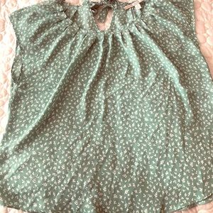 Green floral short sleeve top